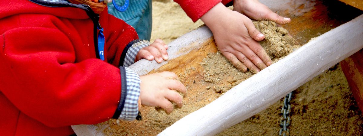 Matsch- und Wasserspiel aus Holz, Groß Radisch - Sachsen Germany