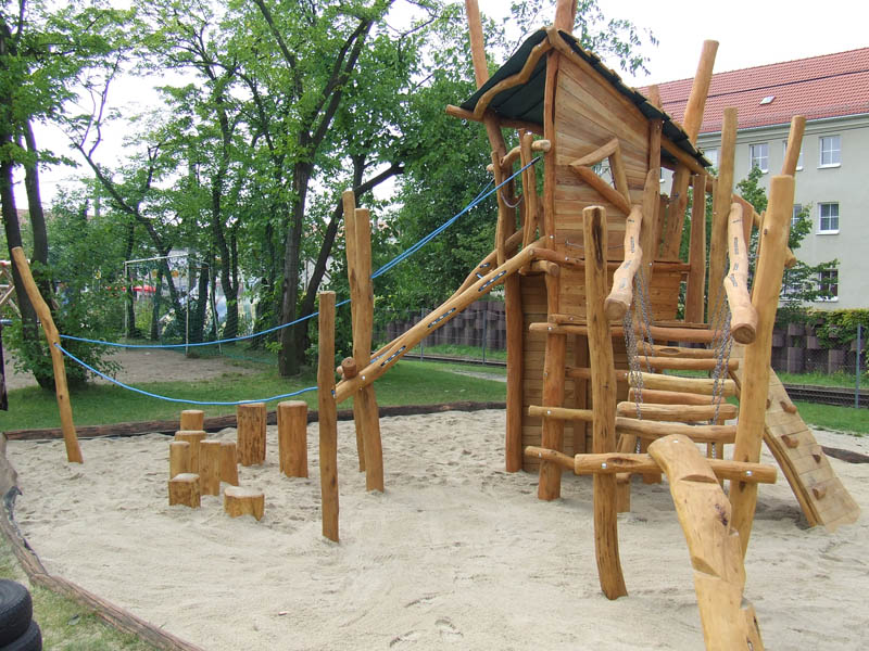 Baumhaus Diakonie in Görlitz - Holzdesign Niesky, Spielhaus, Spielburg