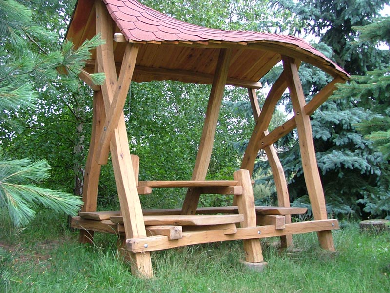 Sitzgruppen Sitzmoglichkeiten Uberdachungen Aus Holz Holzdesign Niesky Spielhaus Spielburg Baumhaus Holz Robinie Schaukeln Holzgestaltung
